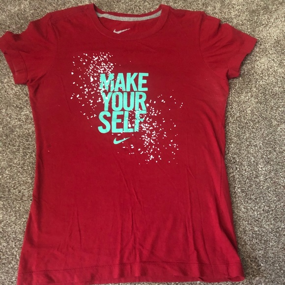 womens red nike t shirt